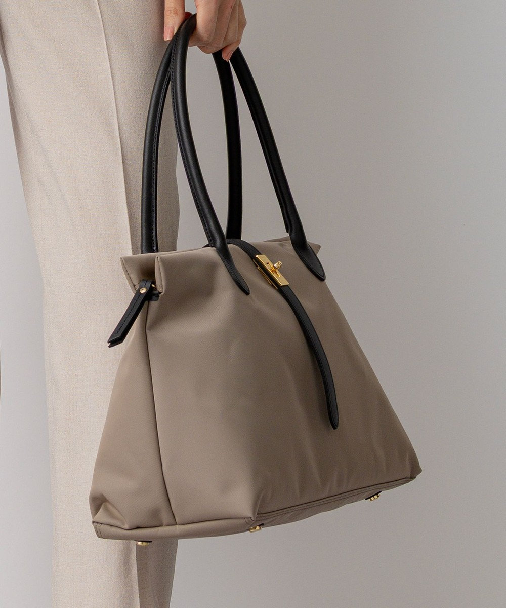 23区 VIOLAd'ORO ベルトデザイン ナイロン トートバッグ (Lサイズ) 