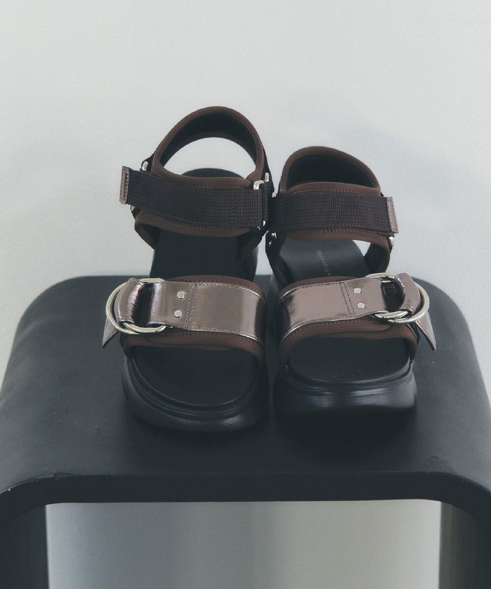 YECCA VECCA バックルスポーツサンダル 