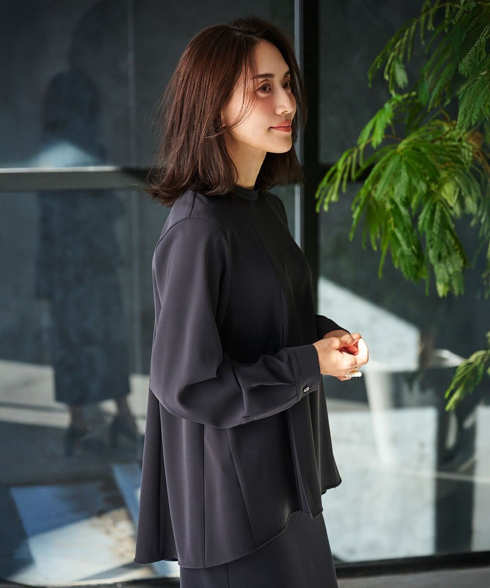 #Newans 〈亀恭子さんコラボ〉パネルタックAラインブラウス 