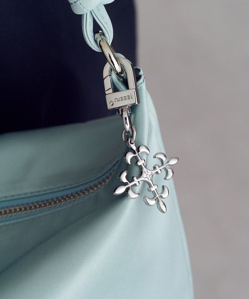 russet モノグラムメタルチャーム(CE-1769) 