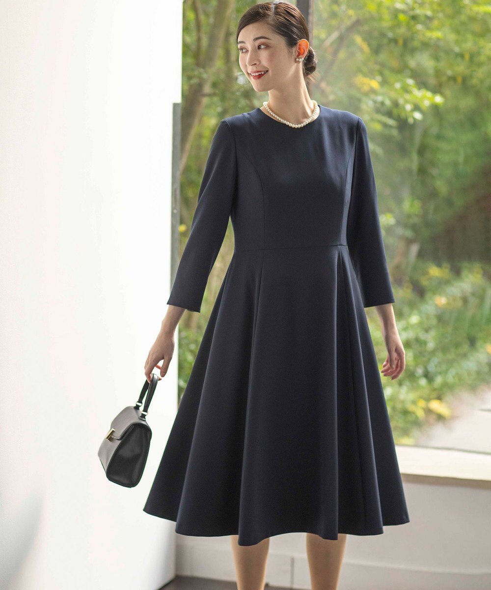 組曲 L 【KUMIKYOKU NAVY】コンフォータブルドレープ フレアワンピース 