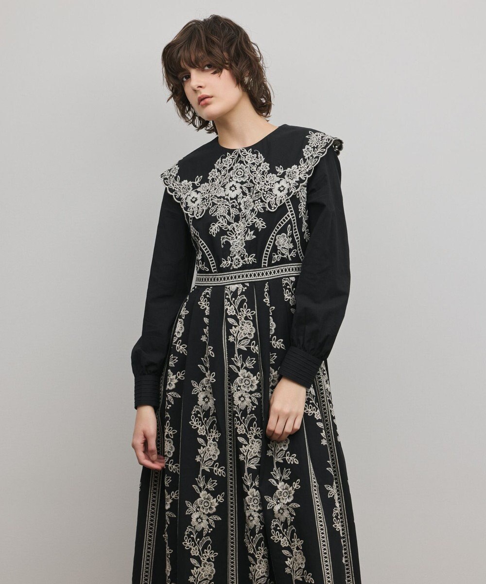 GRACE CONTINENTAL パターン刺繍ワンピース 