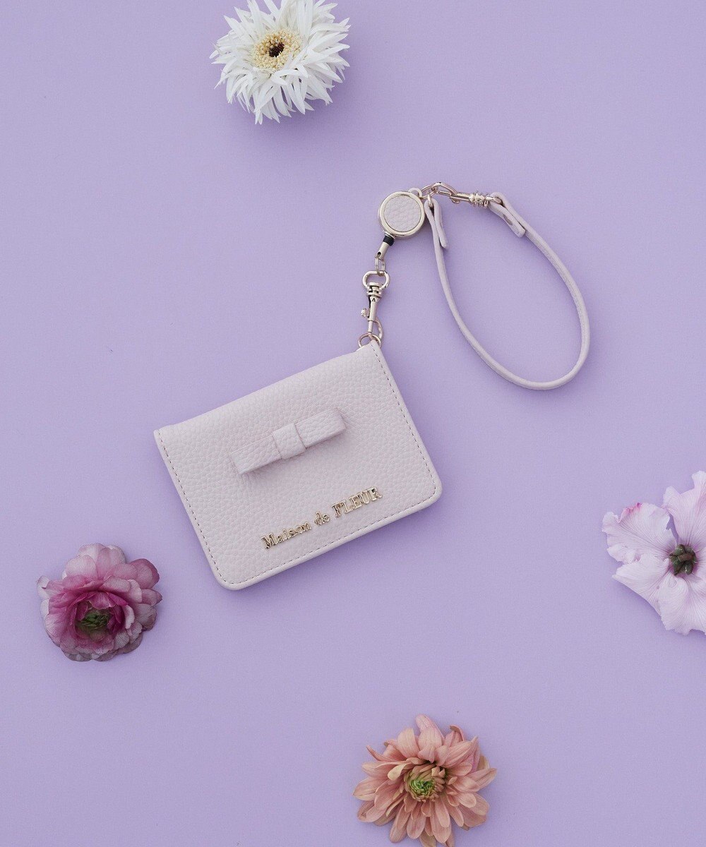 Maison de FLEUR 二つ折りリールパスケース 