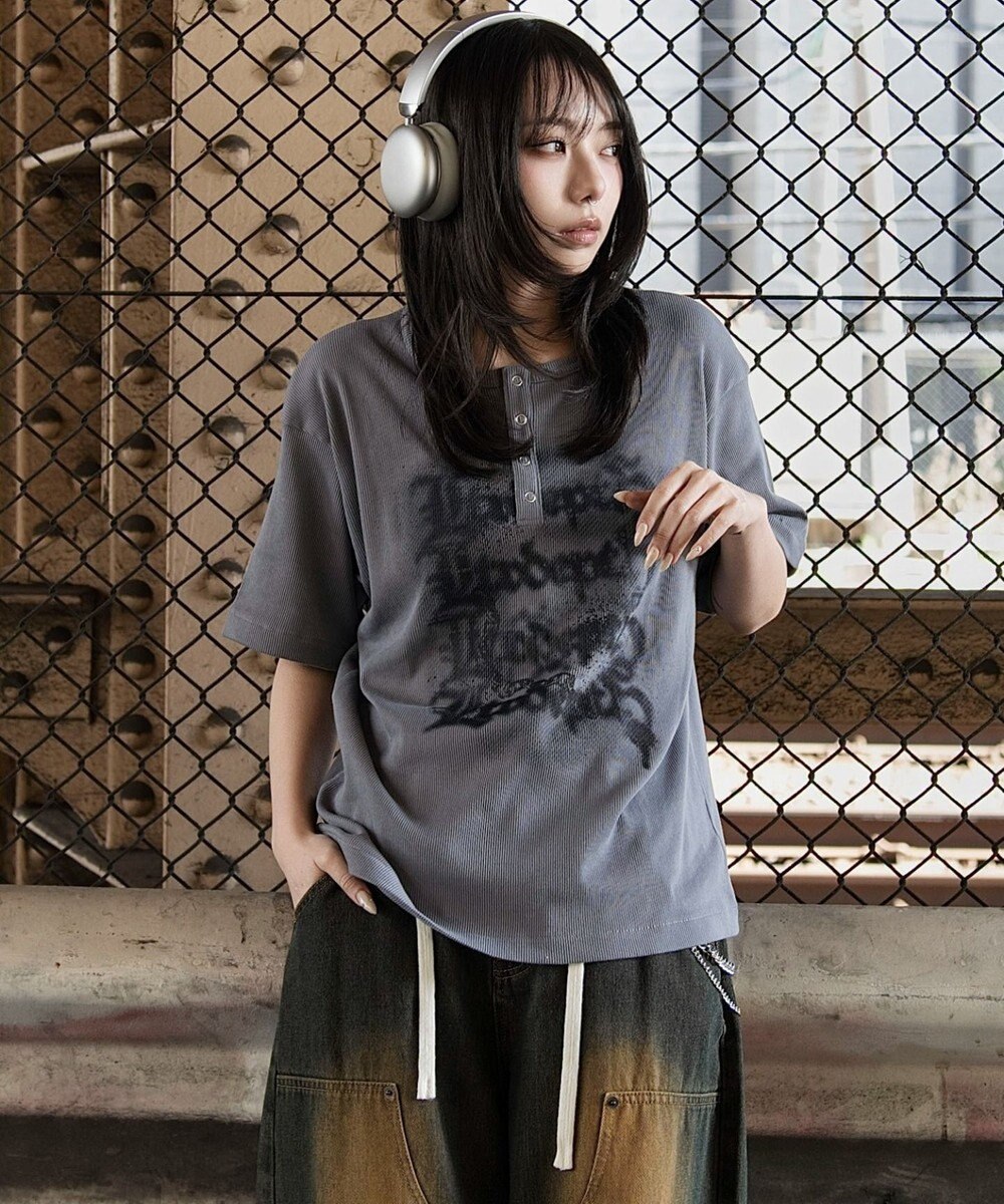 WEGO 【ユニセックス着用ITEM】グラフィックヘンリーネックT（SS） 