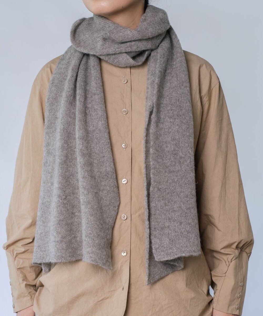 AND WOOL 〈上質な素材と手仕事から生まれた優しいニット〉ヤクの糸を編んだ細巾ストール 