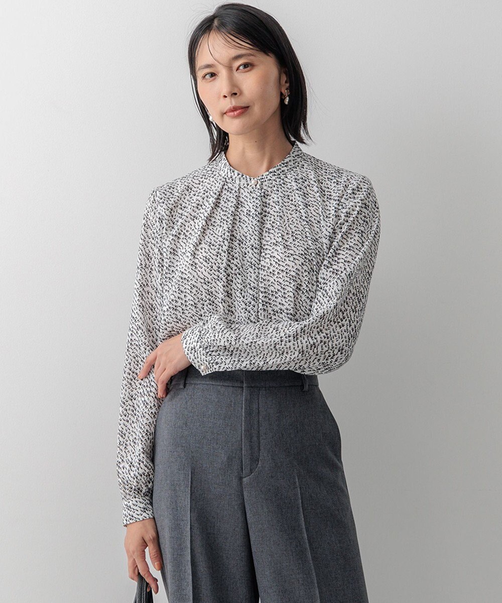 23区 【吸水速乾/UVケア/防シワ性】シャドージオメトリック プリント ブラウス 