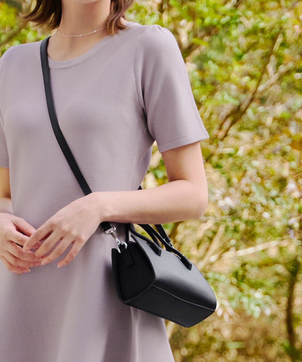 Tiaclasse 【本革】ショルダーストラップ付きスクエアミニバッグ 