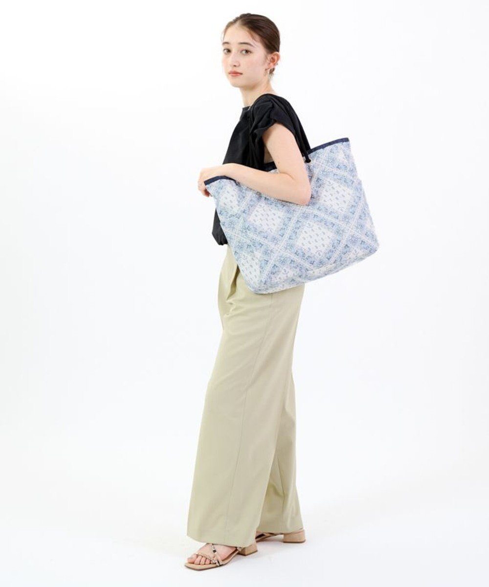 LeSportsac LARGE 2 WAY TOTE/バンダナブリーズ/ディープシーブルー 