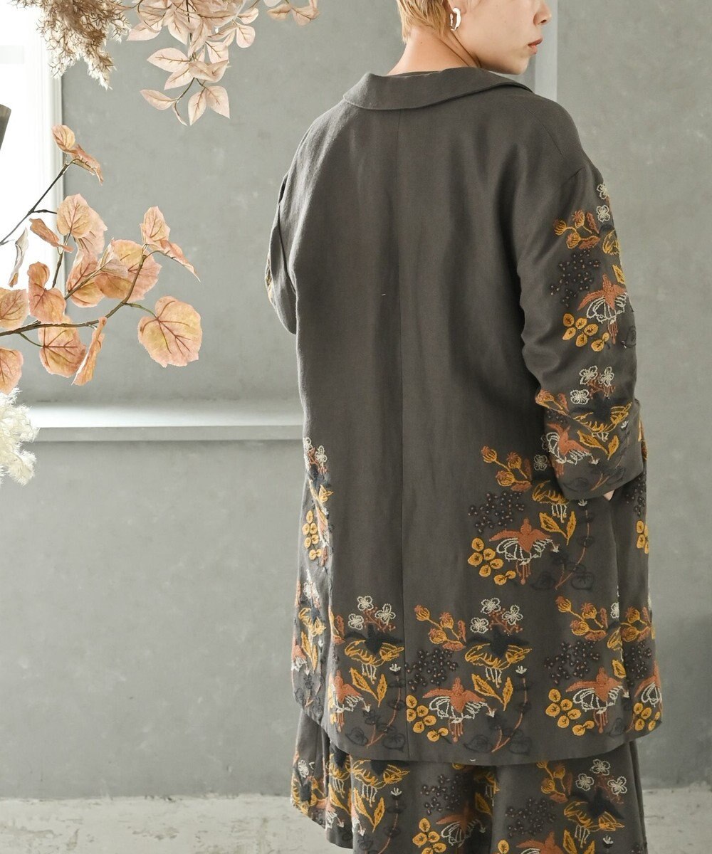 muuc 〈通年着られる心地よいリネンウール〉フクシアの花刺繍 シェルボタン使用 裏地有り テーラードカラー比翼仕立てコート 