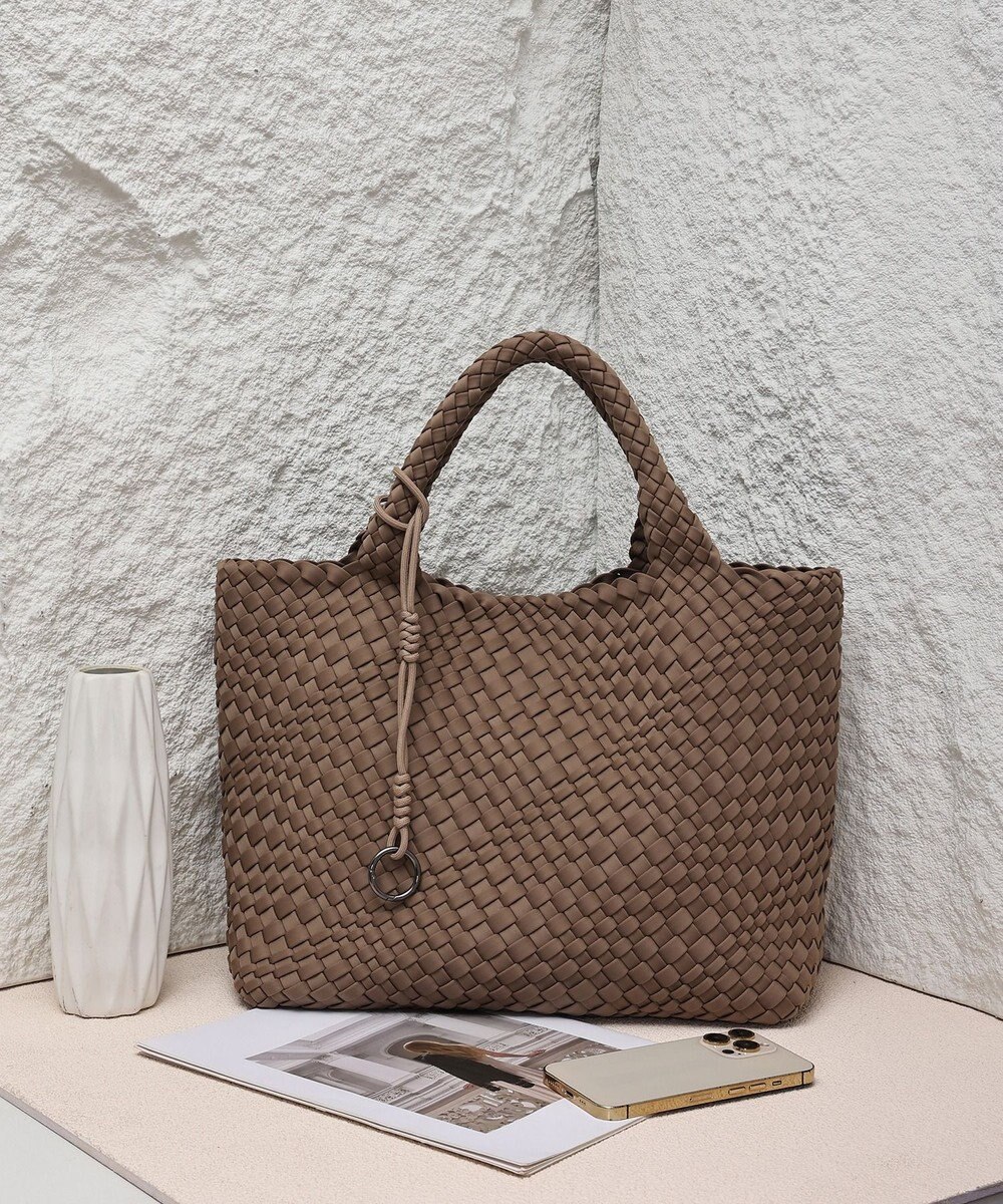 style code 【軽量・弱撥水素材】ネオプレーン　イントレチャート　トートバッグ A4 大容量 