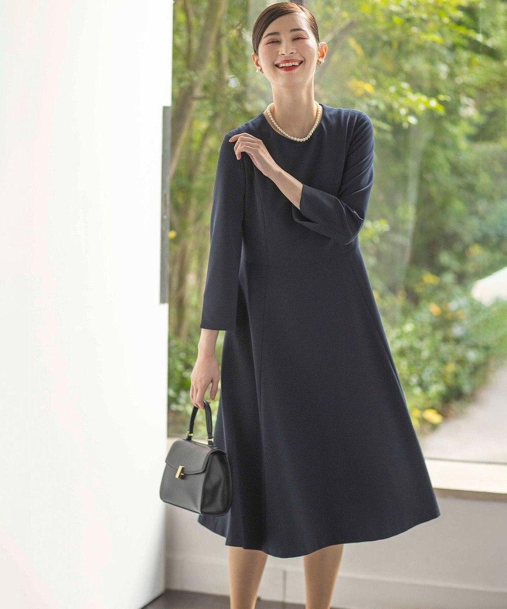 組曲 L 【KUMIKYOKU NAVY】コンフォータブルドレープ フレアワンピース 