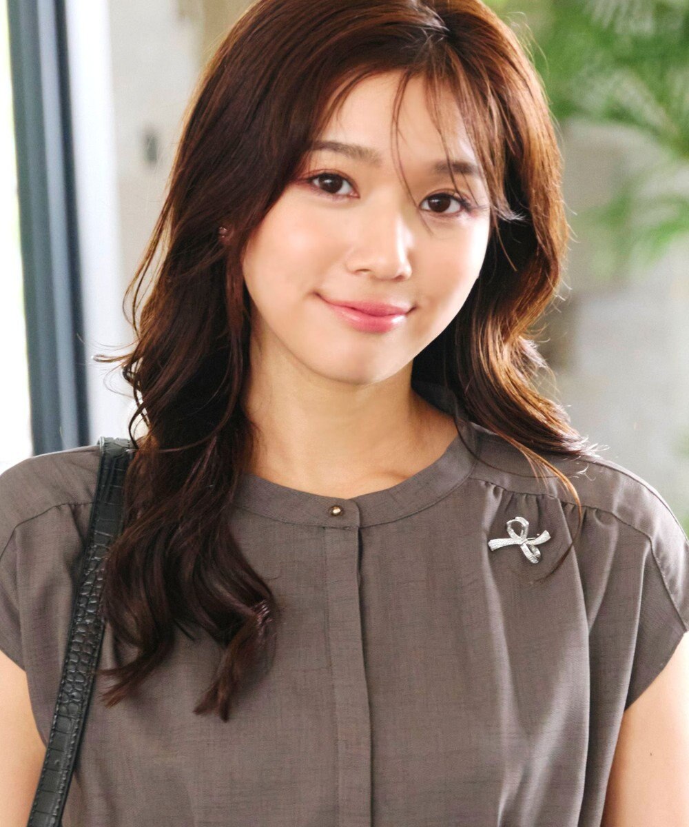 Tiaclasse   リボンモチーフブローチ 