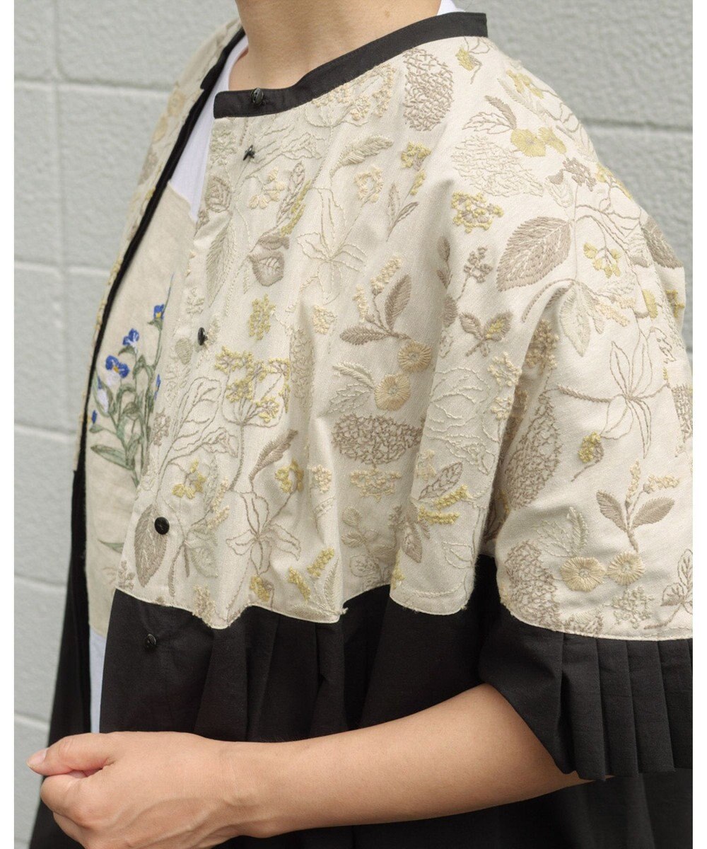 muuc 筆記帳刺繍ヨーク切り替えワンピース〈国産・muucオリジナル総柄刺繍〉〈オーガニック綿〉〈前開き・羽織にも〉〈3シーズン春夏秋〉 