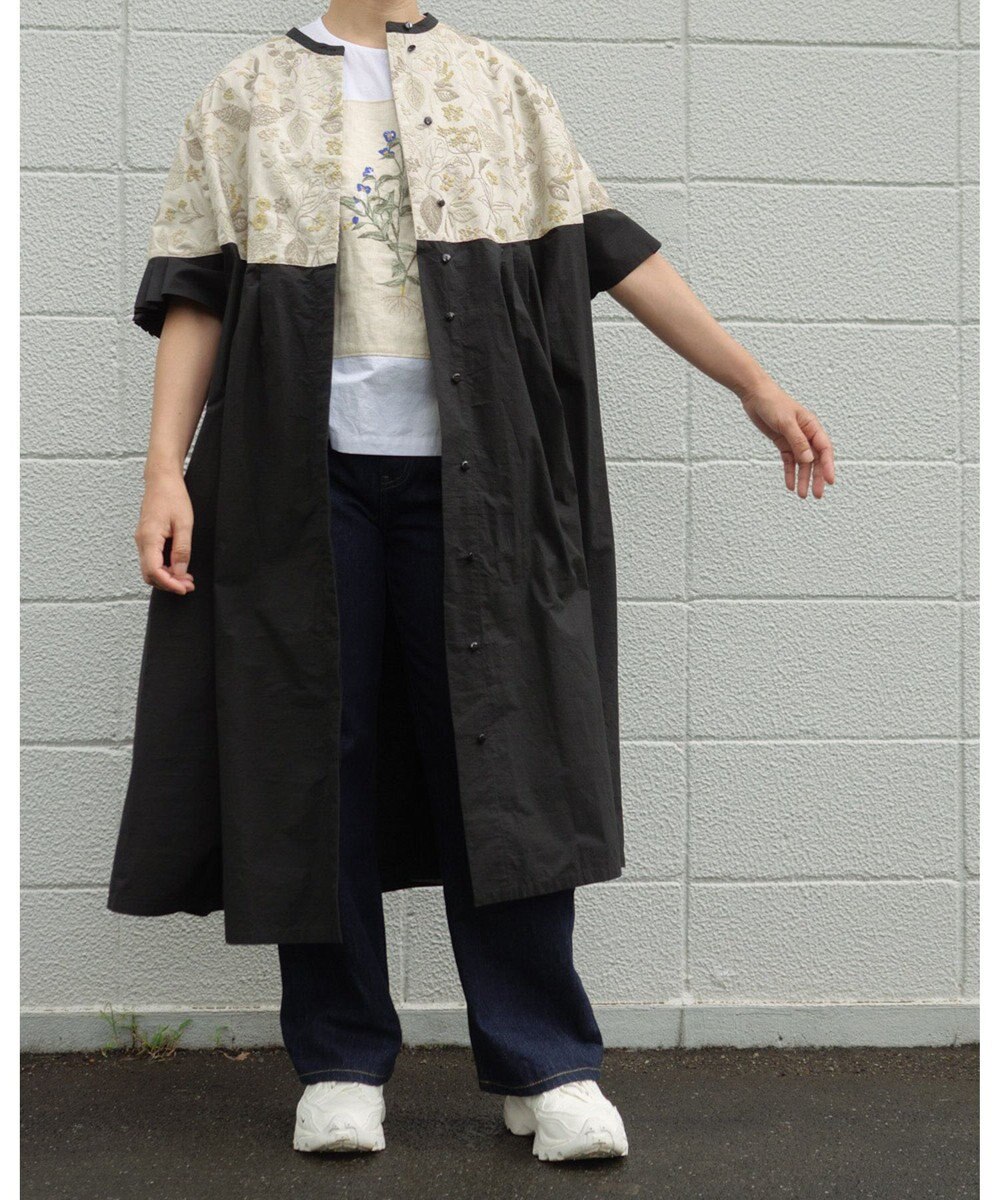 muuc 筆記帳刺繍ヨーク切り替えワンピース〈国産・muucオリジナル総柄刺繍〉〈オーガニック綿〉〈前開き・羽織にも〉〈3シーズン春夏秋〉 
