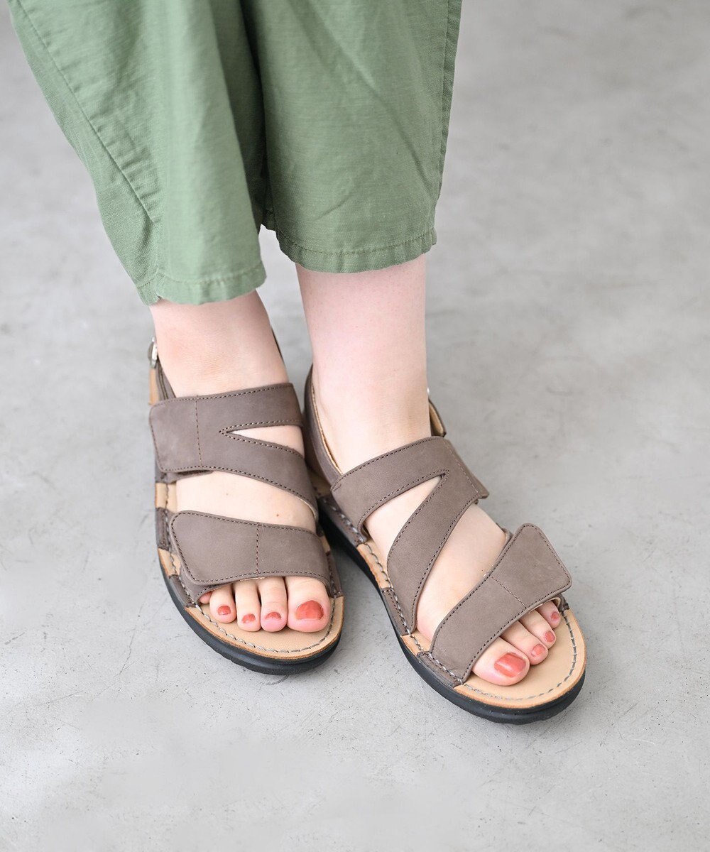 Pointer 本革 甲幅調整 マジックテープ付きサンダル 