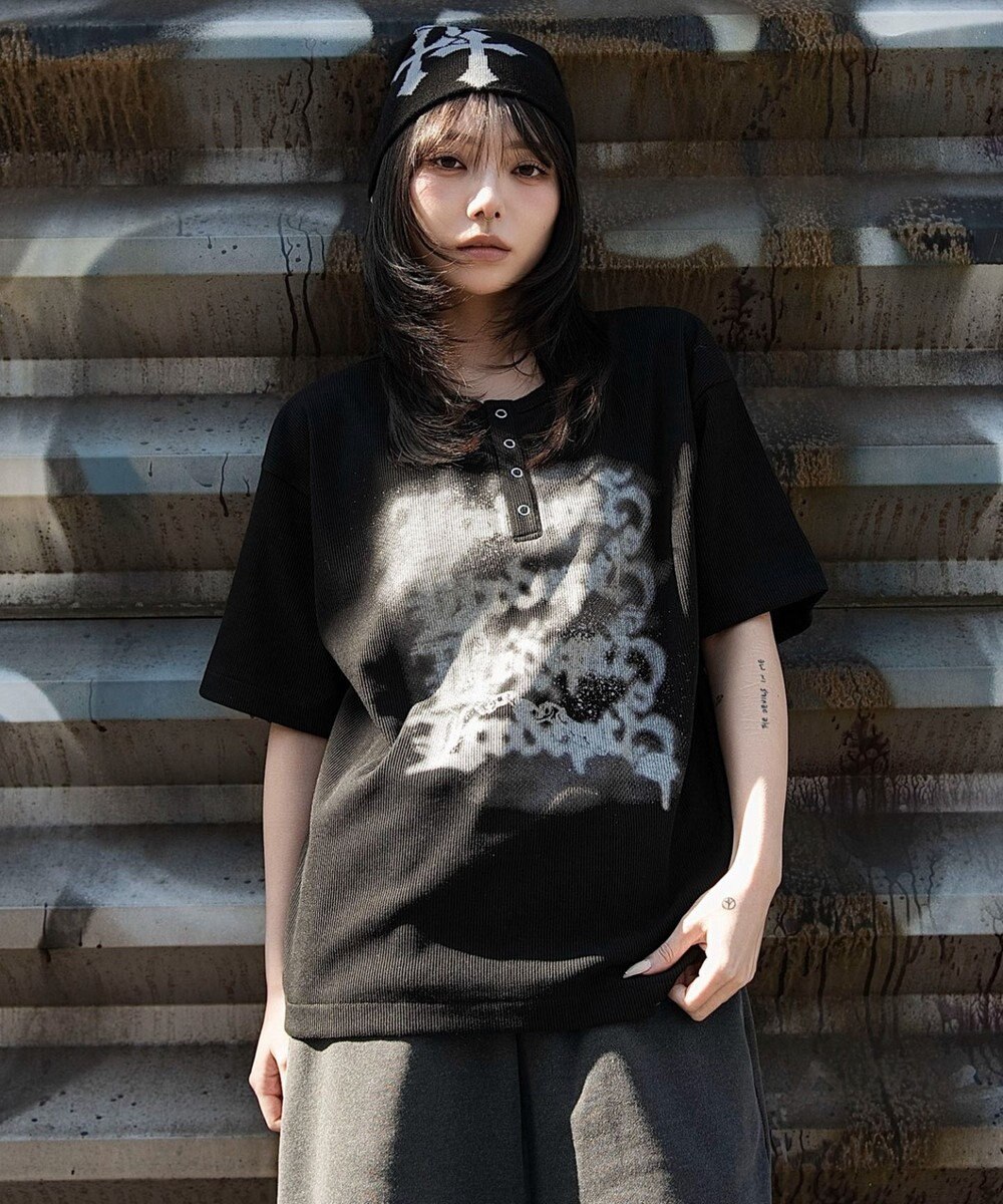 WEGO 【ユニセックス着用ITEM】グラフィックヘンリーネックT（SS） 