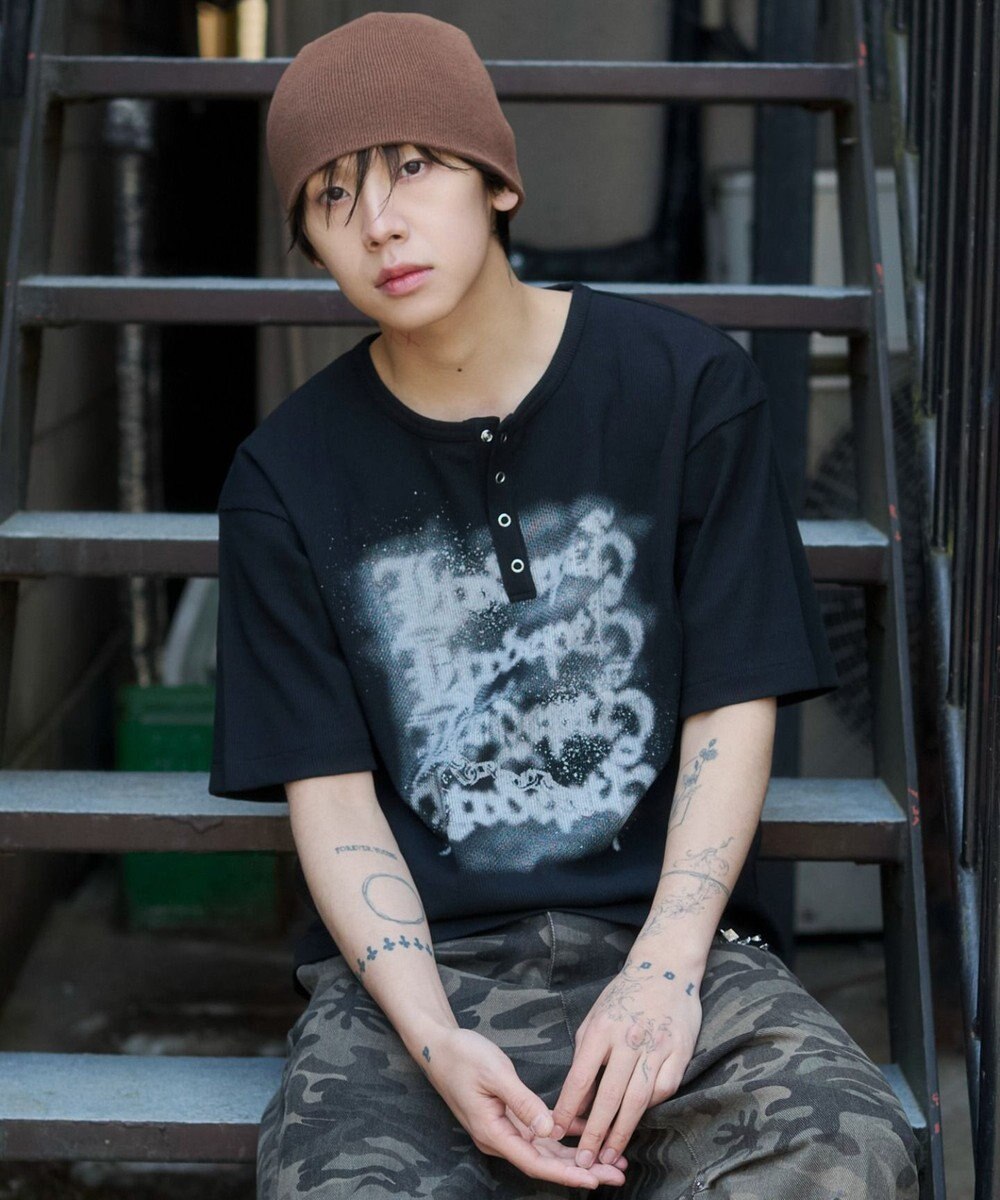 WEGO 【ユニセックス着用ITEM】グラフィックヘンリーネックT（SS） 