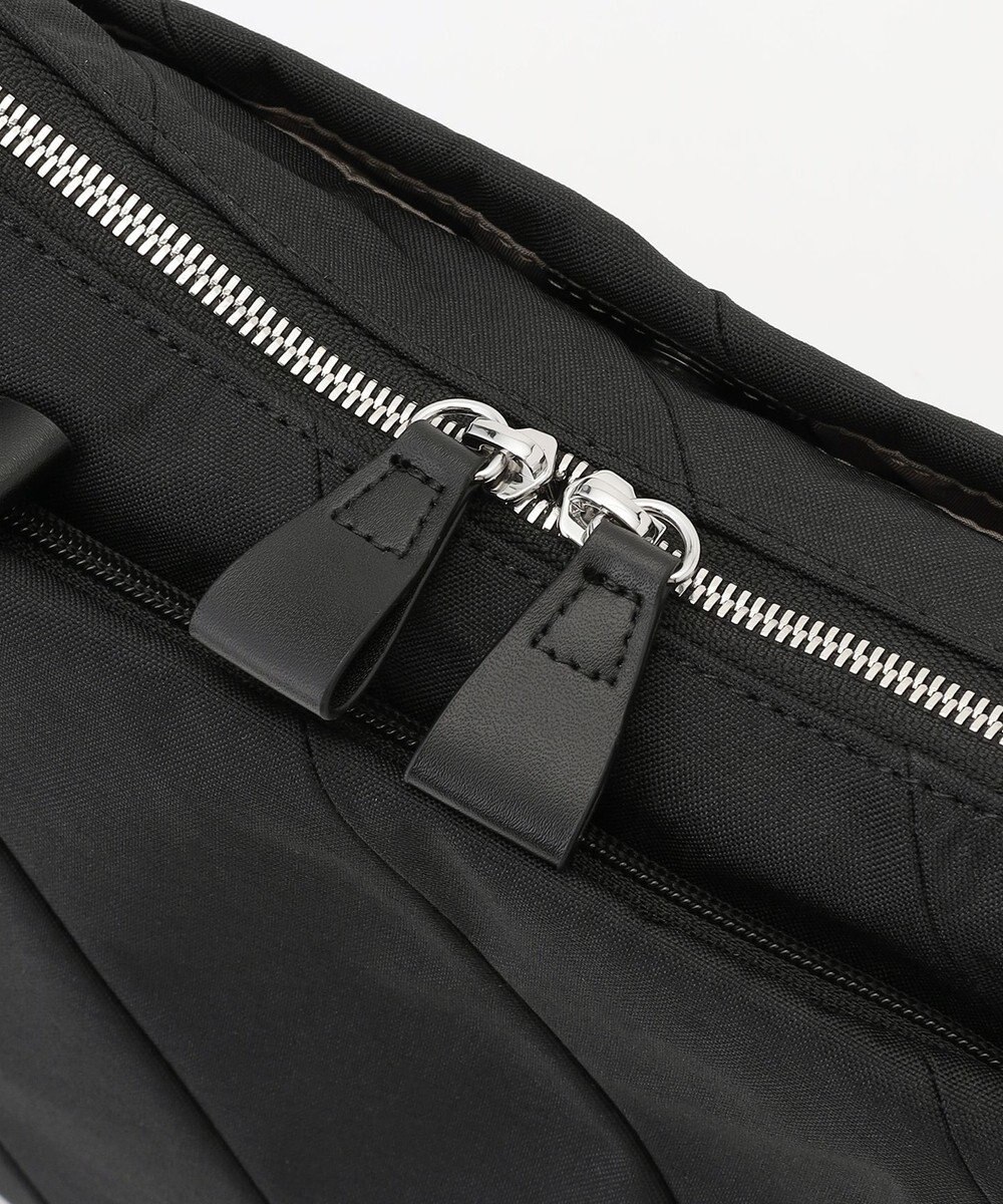 Y'SACCS ストリームラインショルダー 