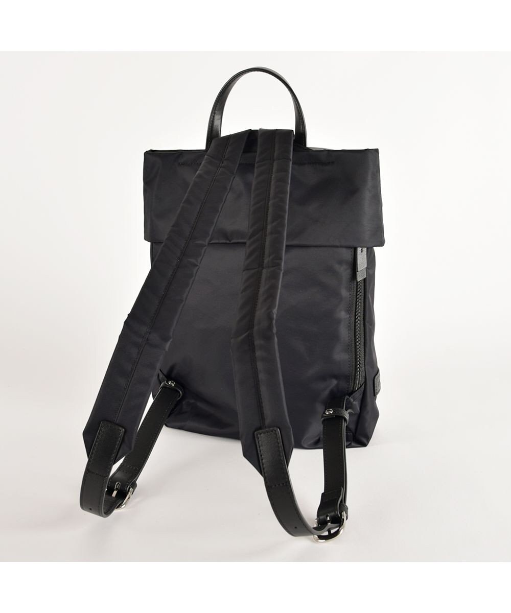 Y'SACCS リサイクルナイロン×カウレザー ラップリュック　Sサイズ 