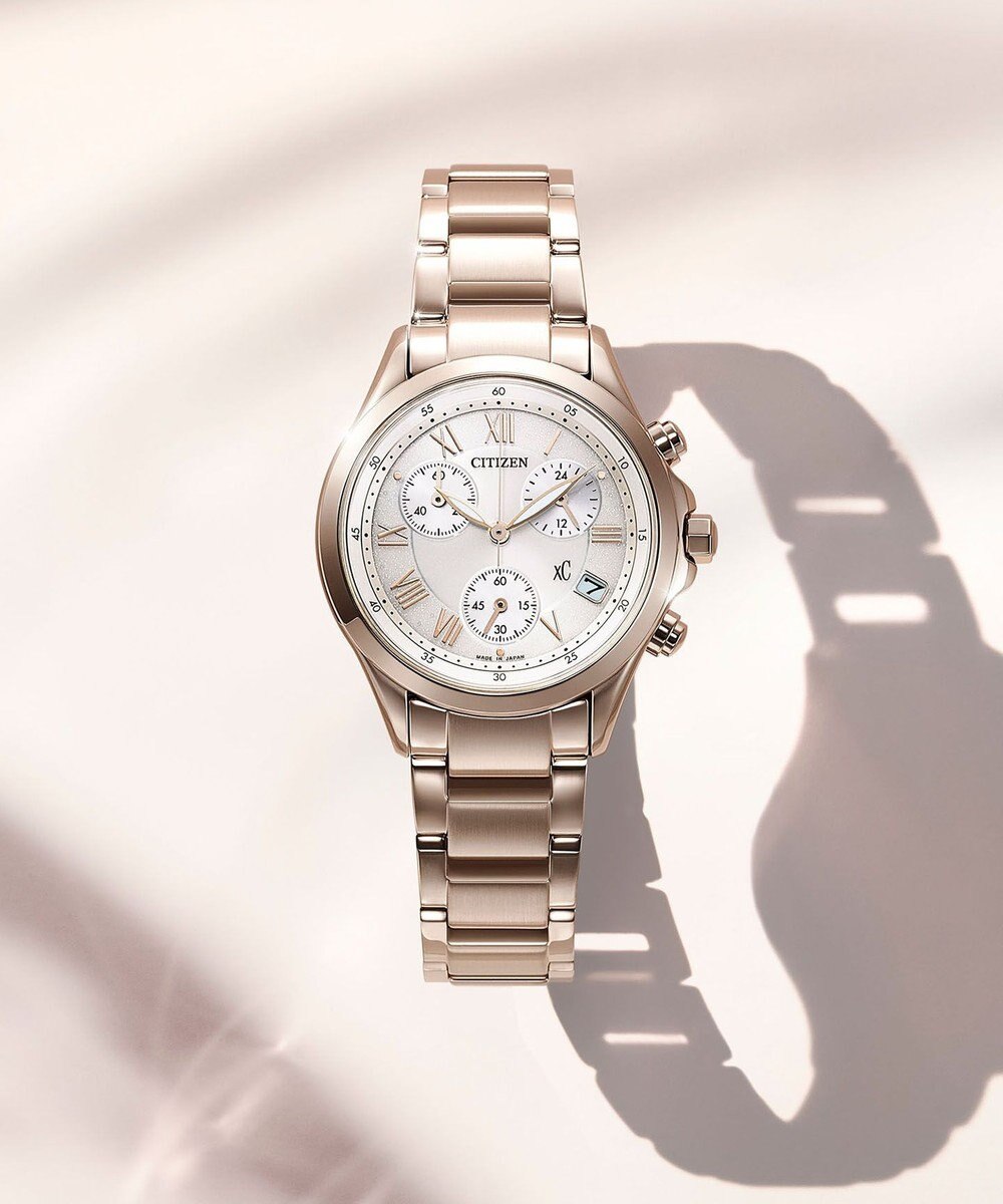 CITIZEN 【電池交換不要のクロノグラフ】どんなスタイルにも合わせやすいサクラカラーの腕時計 