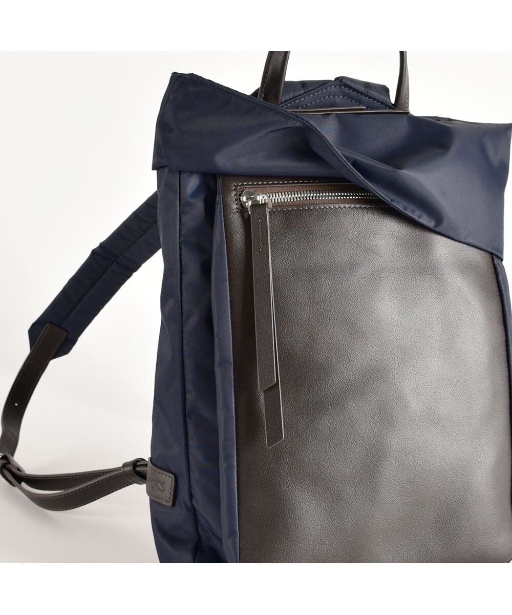 Y'SACCS リサイクルナイロン×カウレザー ラップリュック　Sサイズ 