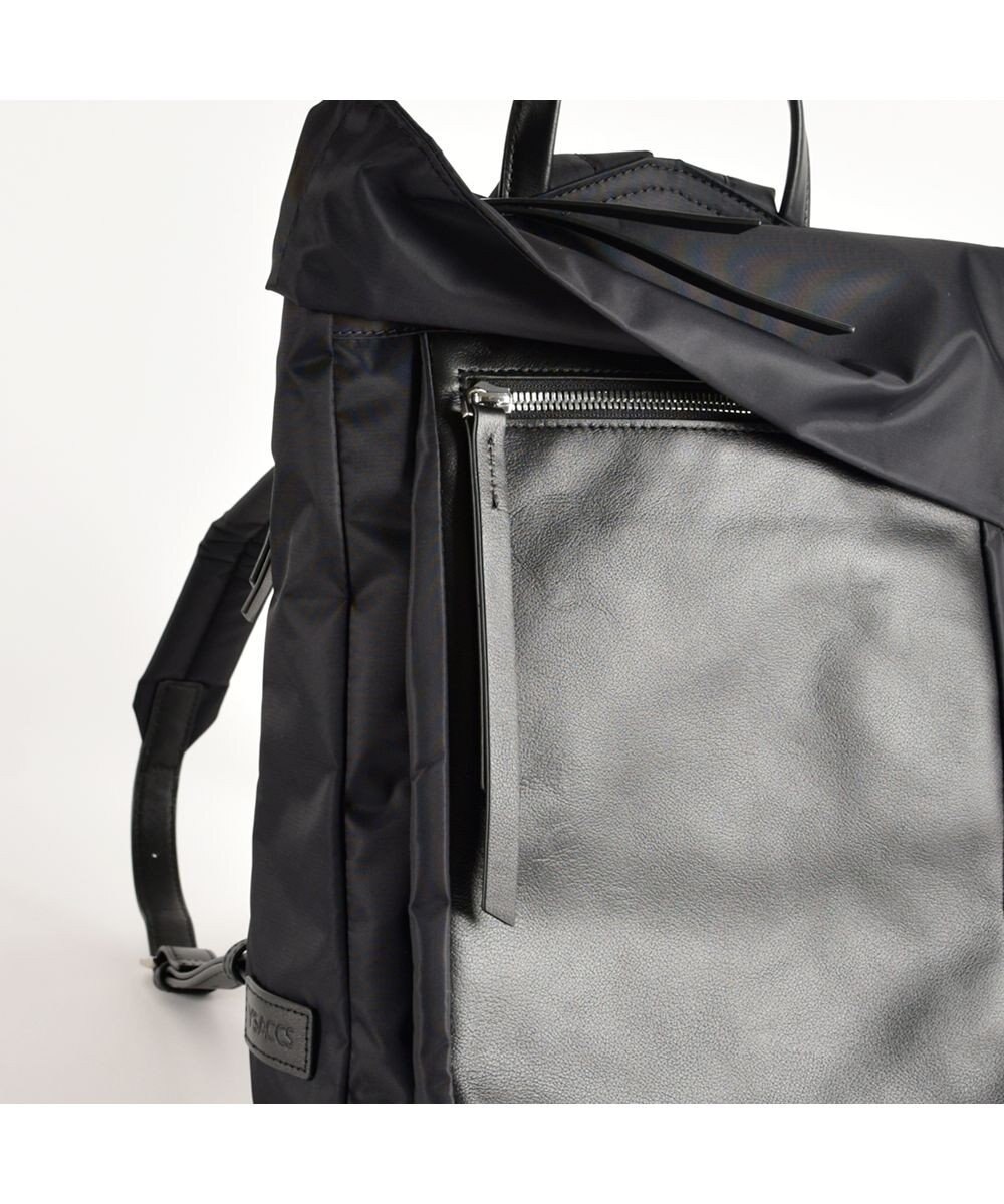 Y'SACCS リサイクルナイロン×カウレザー ラップリュック　Sサイズ 