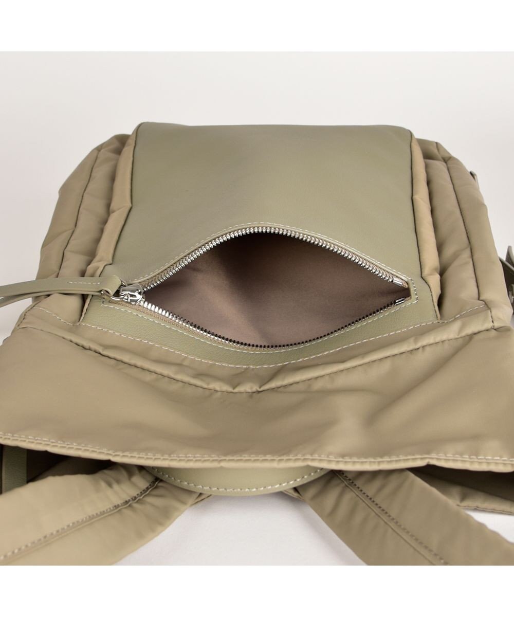 Y'SACCS リサイクルナイロン×カウレザー ラップリュック　Sサイズ 