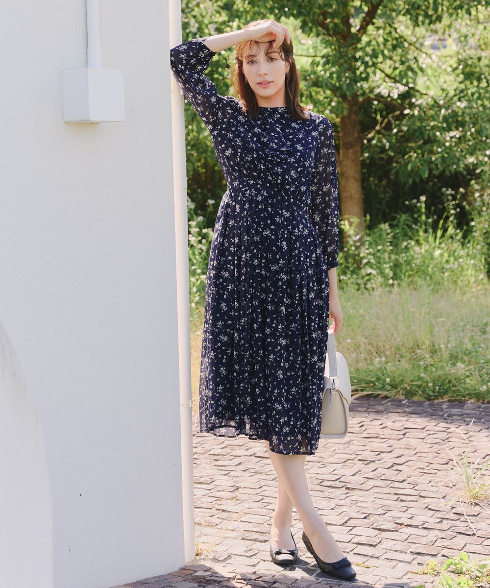 Tiaclasse L 【新色追加・洗える】花柄フリルドレープワンピース 