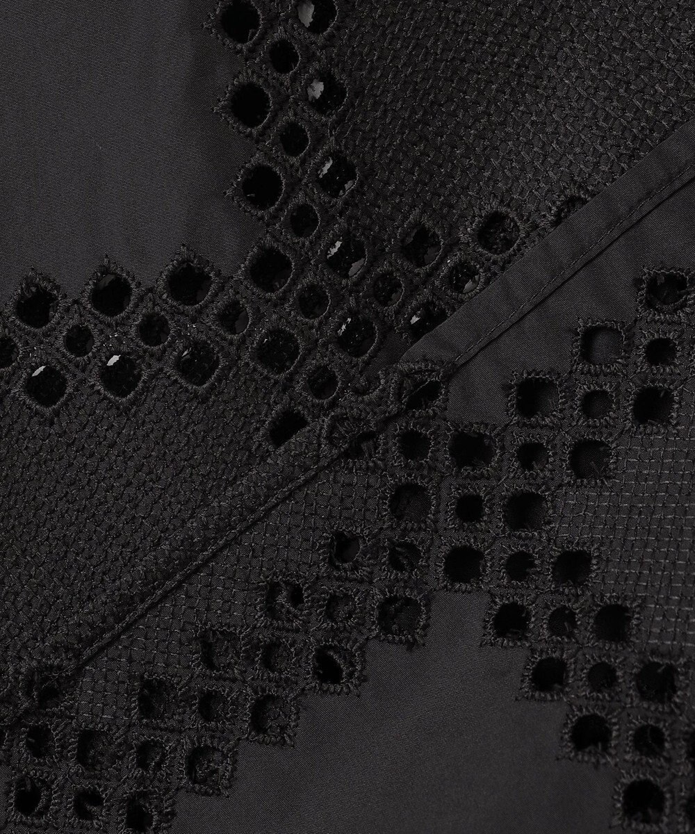 ICB L スクエアエンブロイダリー クロップドシャツ 