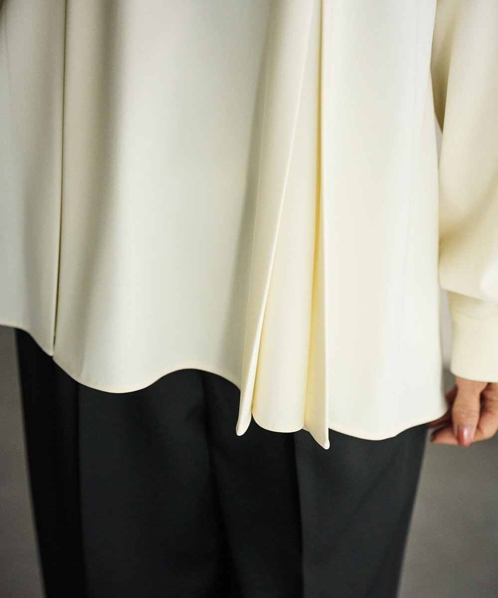 #Newans 〈亀恭子さんコラボ〉パネルタックAラインブラウス 