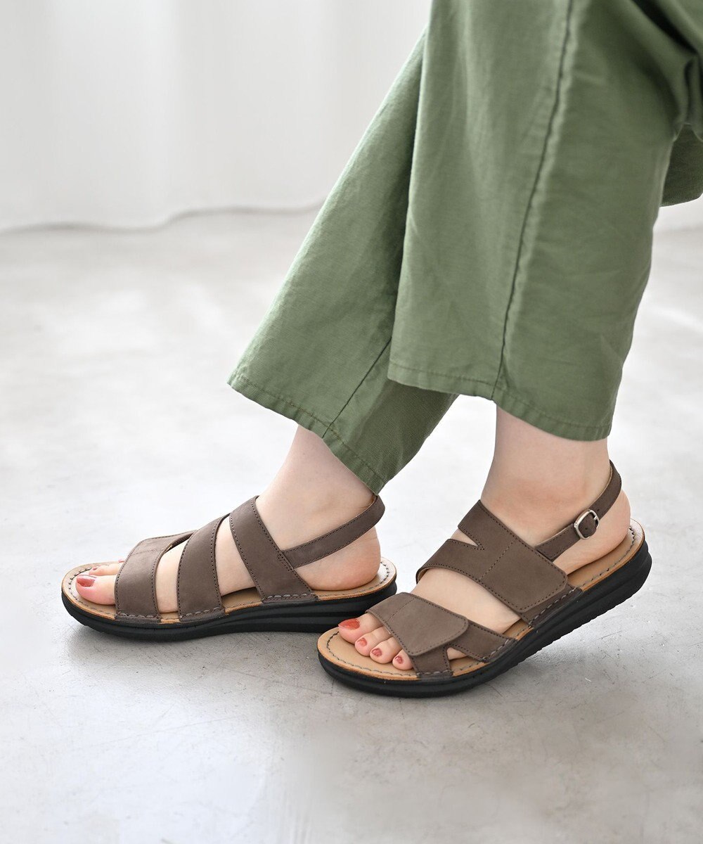 Pointer 本革 甲幅調整 マジックテープ付きサンダル 