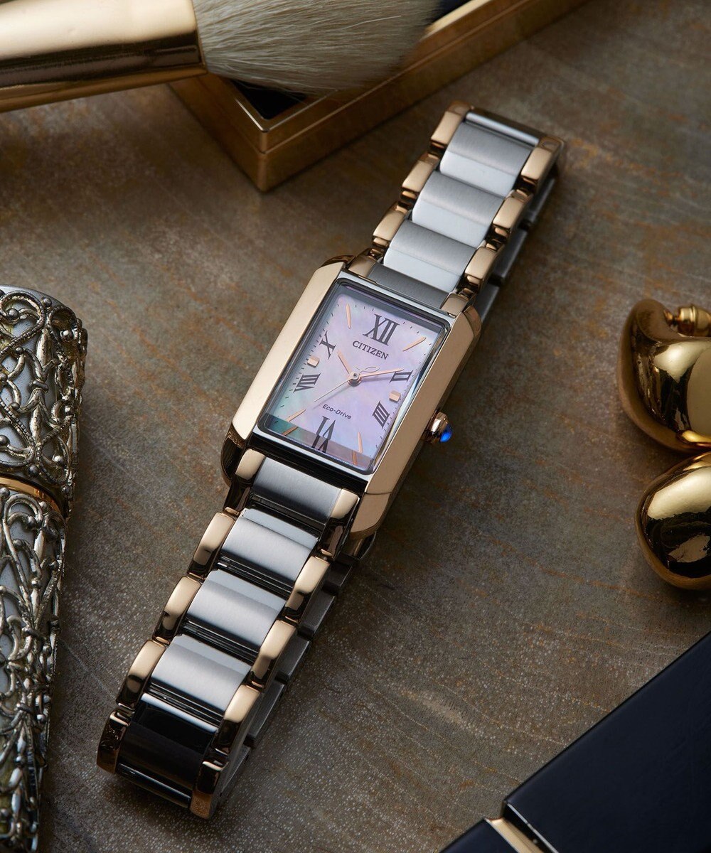 CITIZEN 【白蝶貝のレクタンギュラーモデル】使いやすいシルバーとウォームゴールドのバイカラーウオッチ 