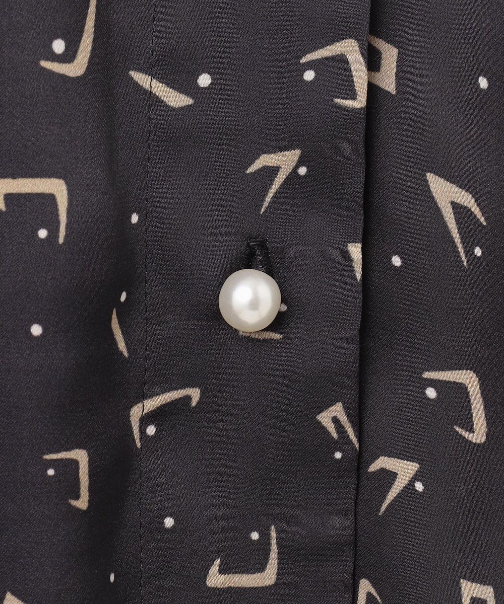 自由区 L 【カタログ掲載・WEB&一部店舗限定・セットアップ対応・洗える】セミブライトサテン ブラウス 