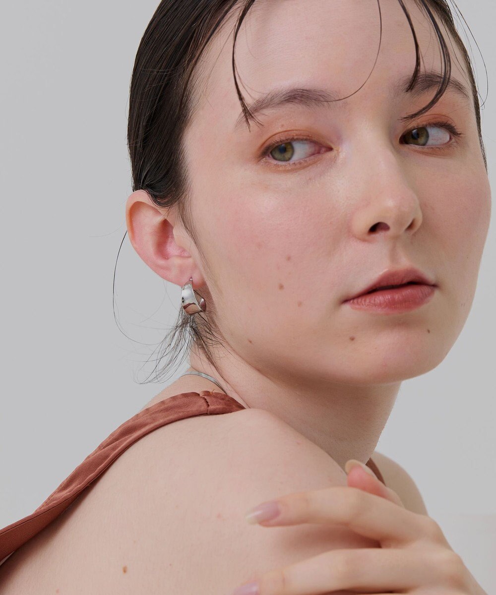 Phoebe ≪WEB限定≫【金属アレルギー対応】エンフォルドフープピアス　シルバー/サージカルステンレス 