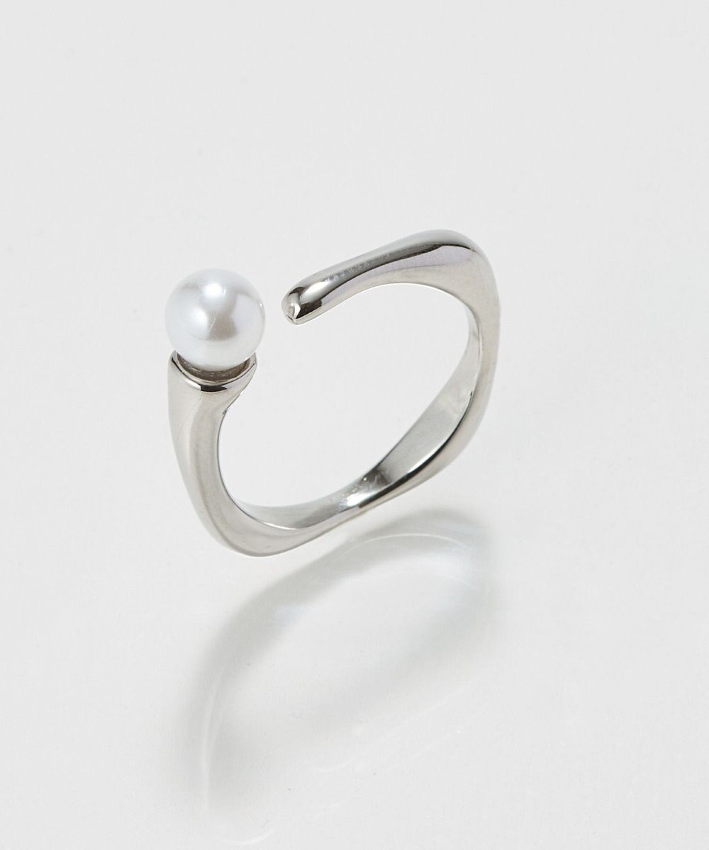 Phoebe 〈金属アレルギー対応〉ラスターフレームパールカフリング　シルバー/ステンレス/大ぶり/存在感◎/主役級/変形 