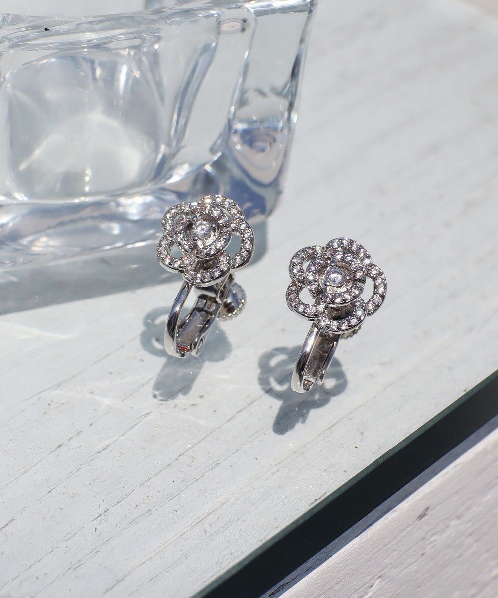 Tiaclasse 【金属アレルギー対応】カメリアモチーフピアス・イヤリング 