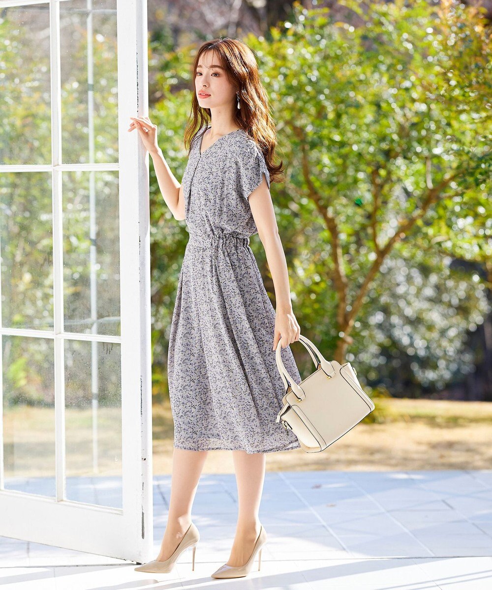 Tiaclasse L 【洗える】程良い透け感のシフォン花柄フレンチワンピース 