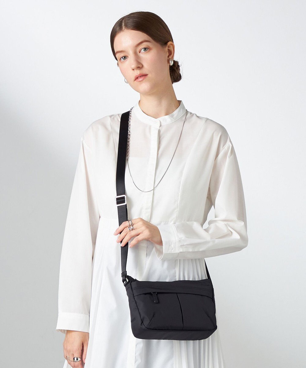 Y'SACCS ナイロンタフタポシェット 