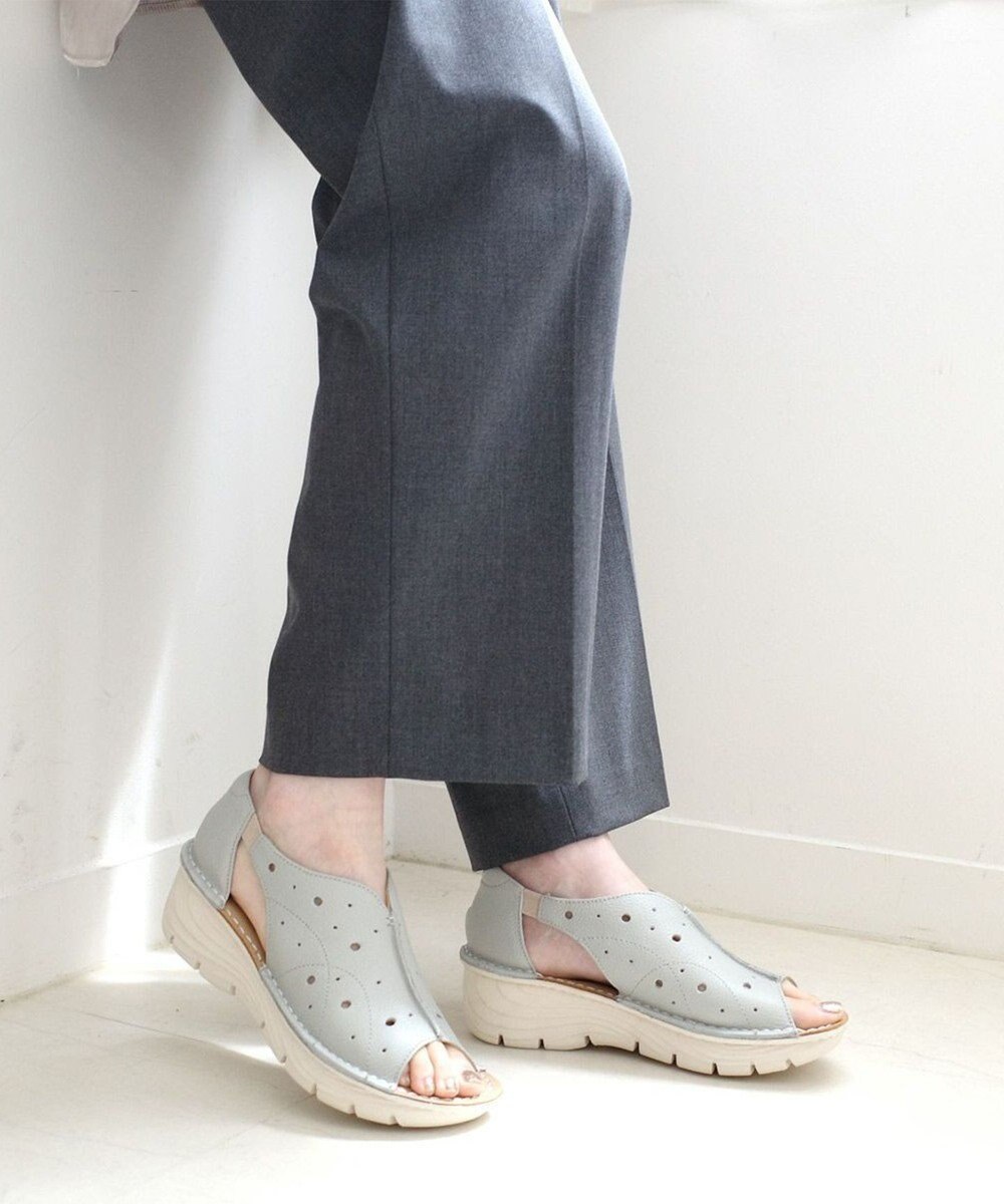 Pointer 本革 超軽量厚底パンチングサンダル 