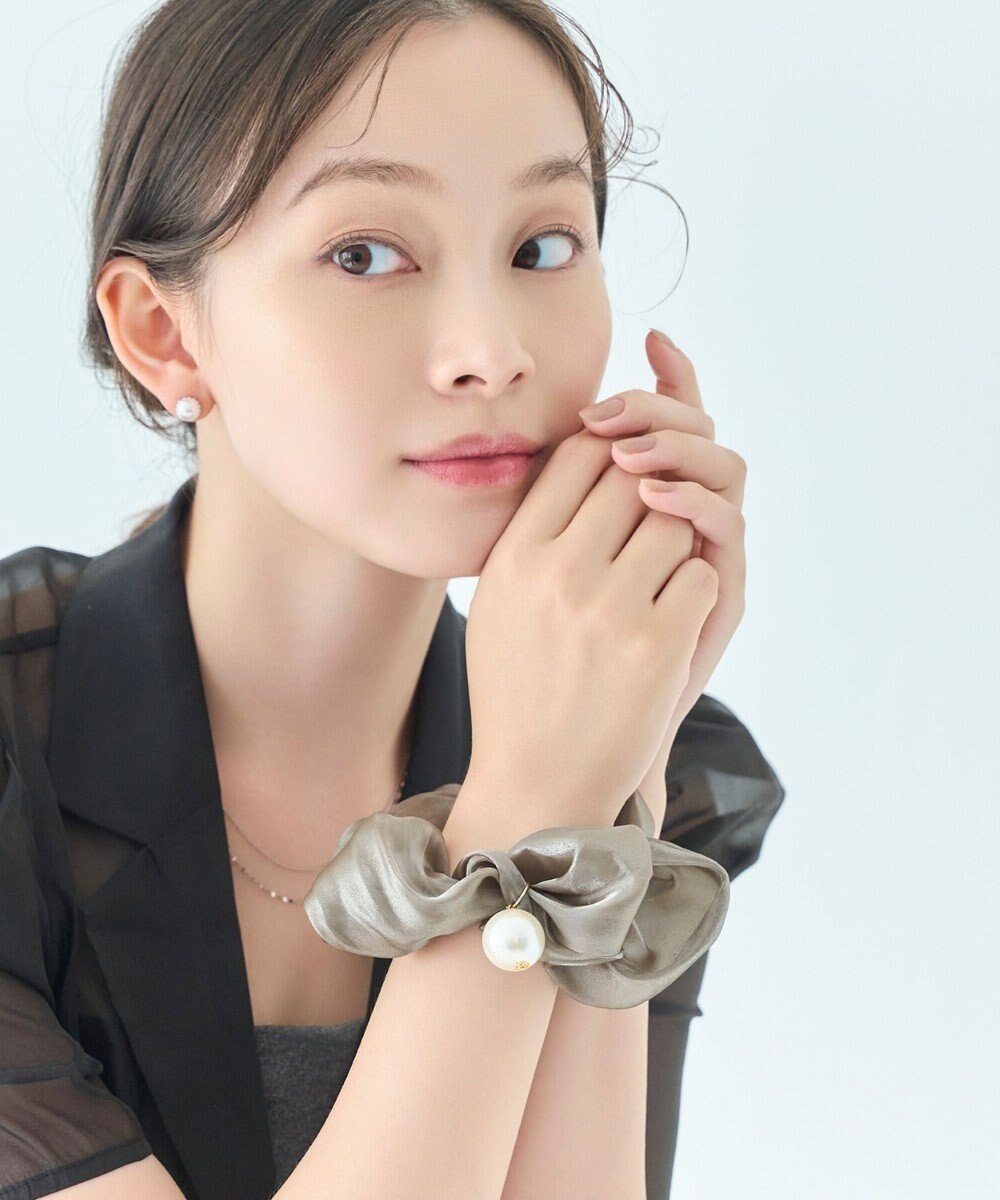 Phoebe ボリューミーシアーシュシュ　グレー/パール/大ぶり 