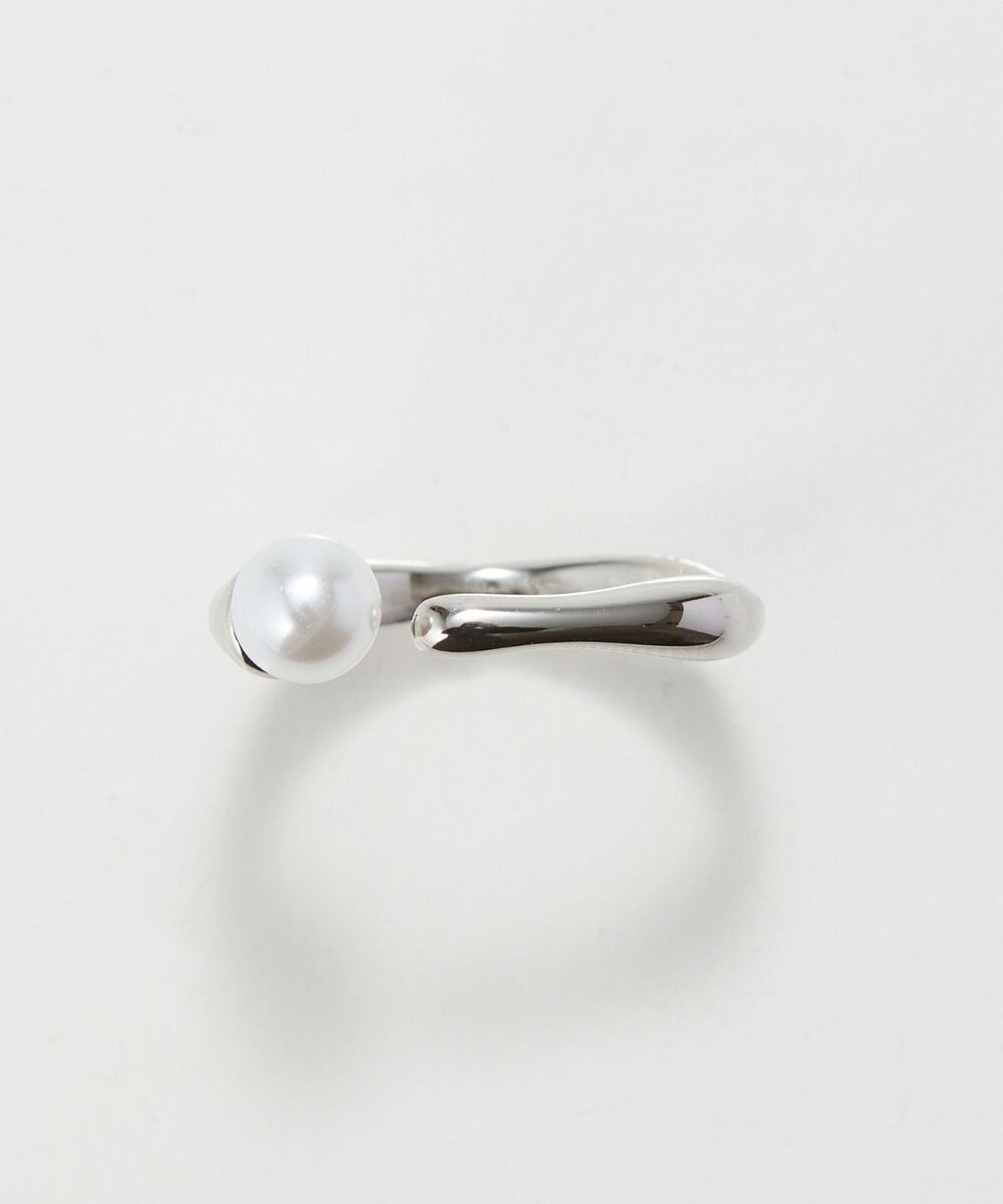 Phoebe 〈金属アレルギー対応〉ラスターフレームパールカフリング　シルバー/ステンレス/大ぶり/存在感◎/主役級/変形 