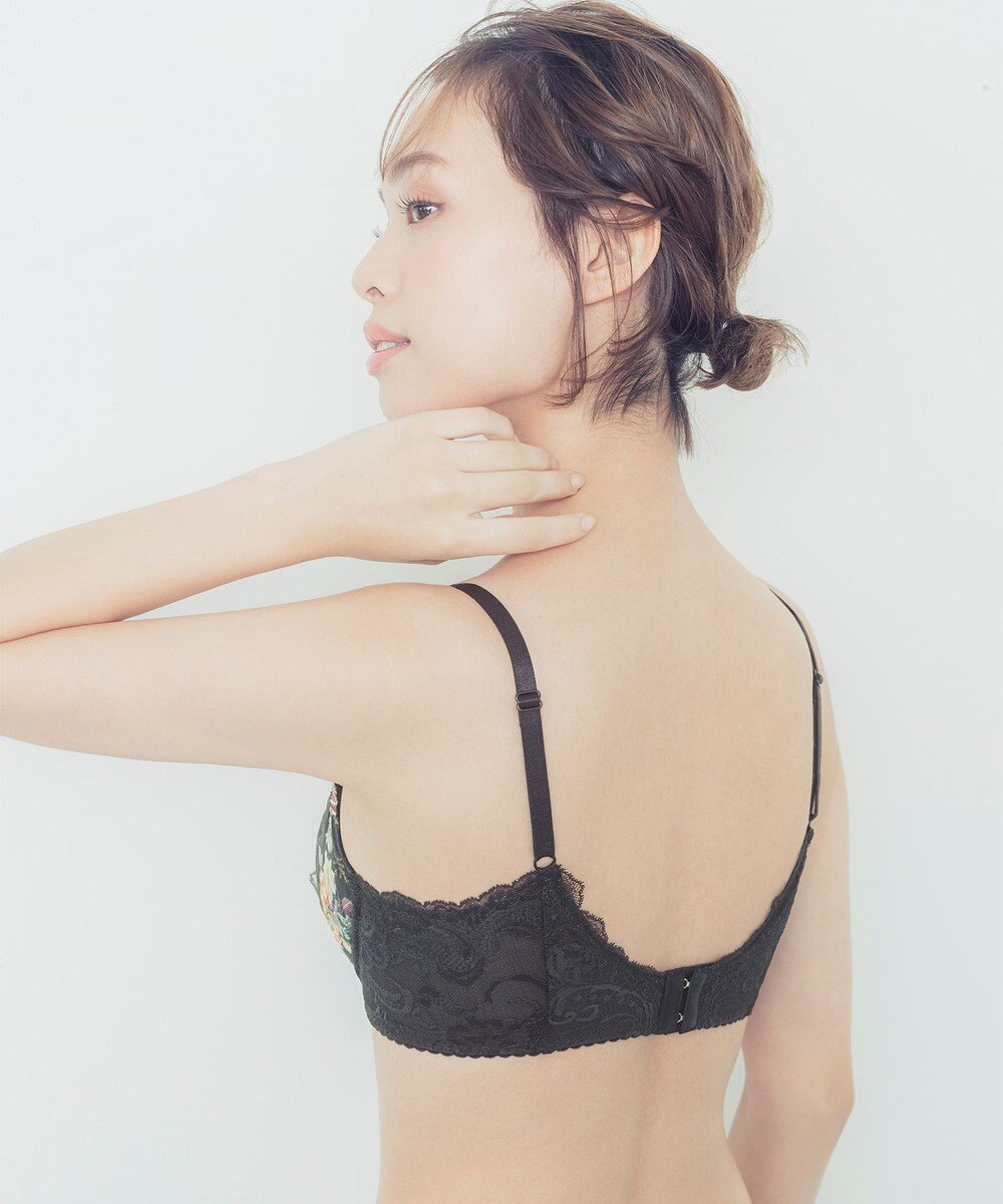 Wing Wing Lesiage　【2820シリーズ】　ブラジャー　脇すっきりの着やせシルエット　背中の段差軽減　ウイング／ワコール　PB2821 