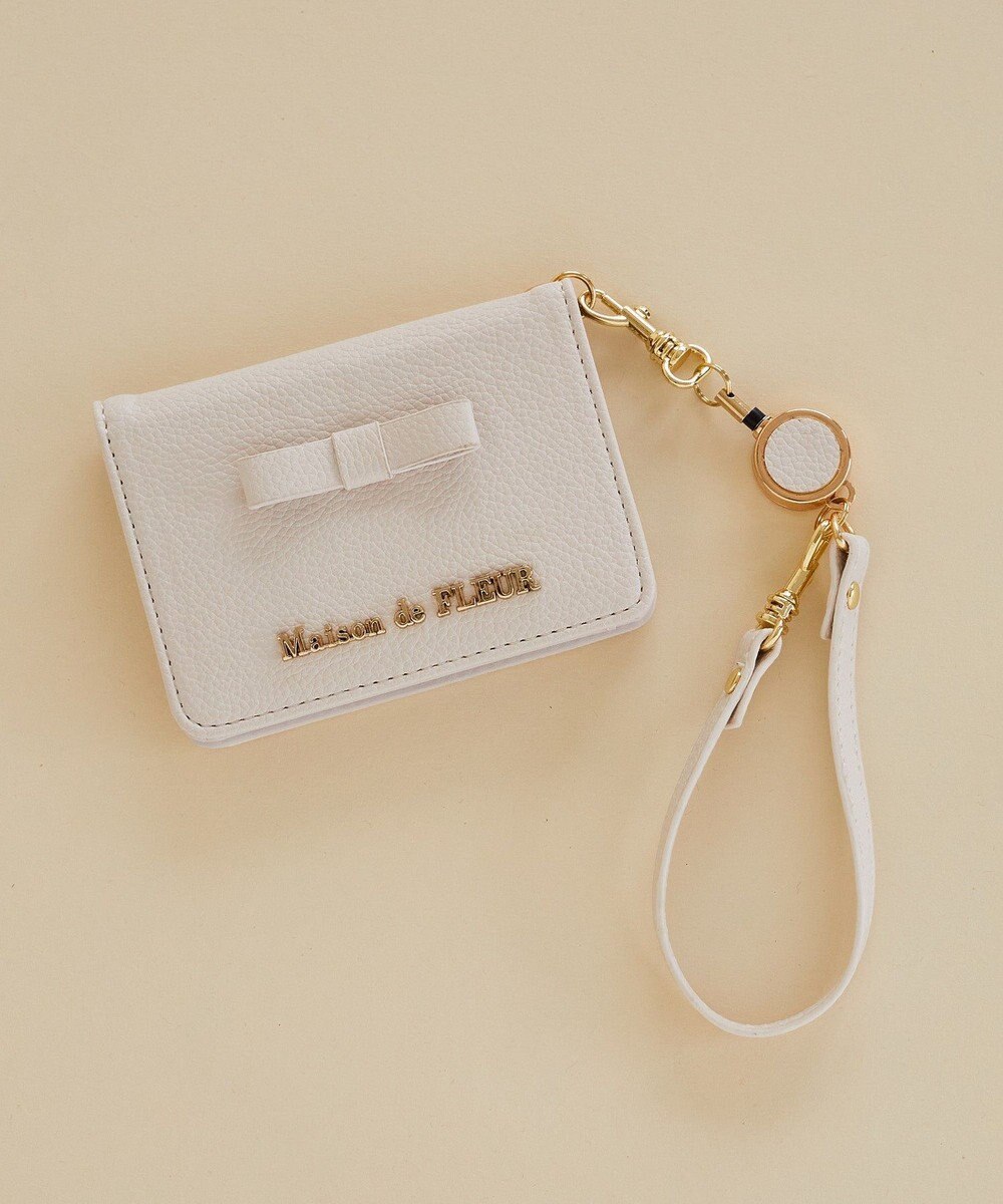 Maison de FLEUR 二つ折りリールパスケース 