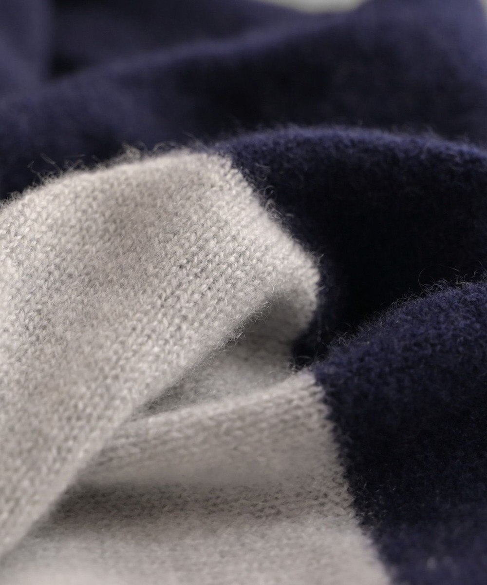 AND WOOL 〈上質な素材と手仕事から生まれた優しいニット〉カシミヤ100%の大判ストール（ツートンカラー） 