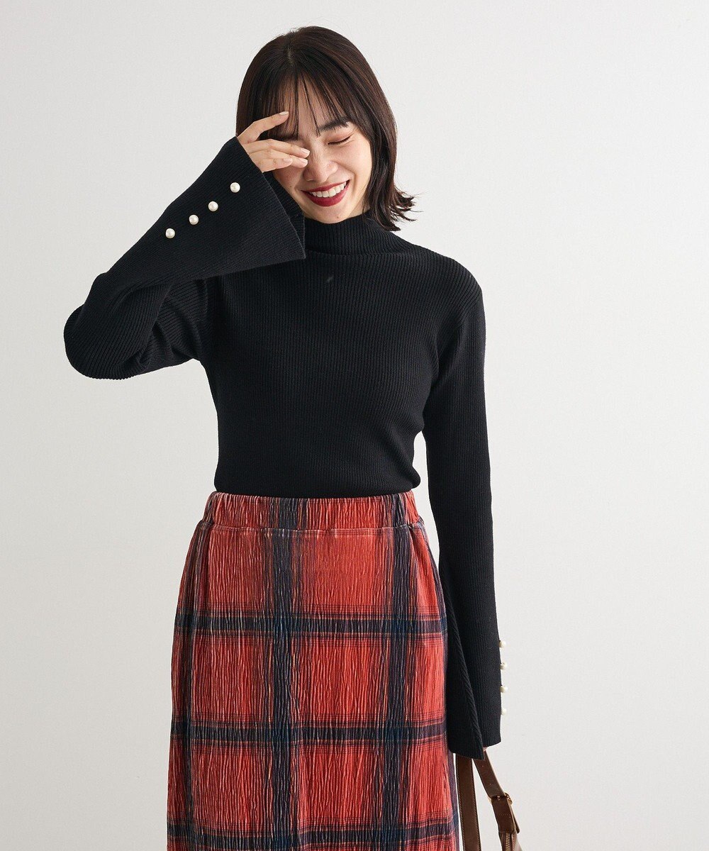 Green Parks ・ｓｗｉｎｇ　ｂｙ　袖パールボタンフレアリブニット 