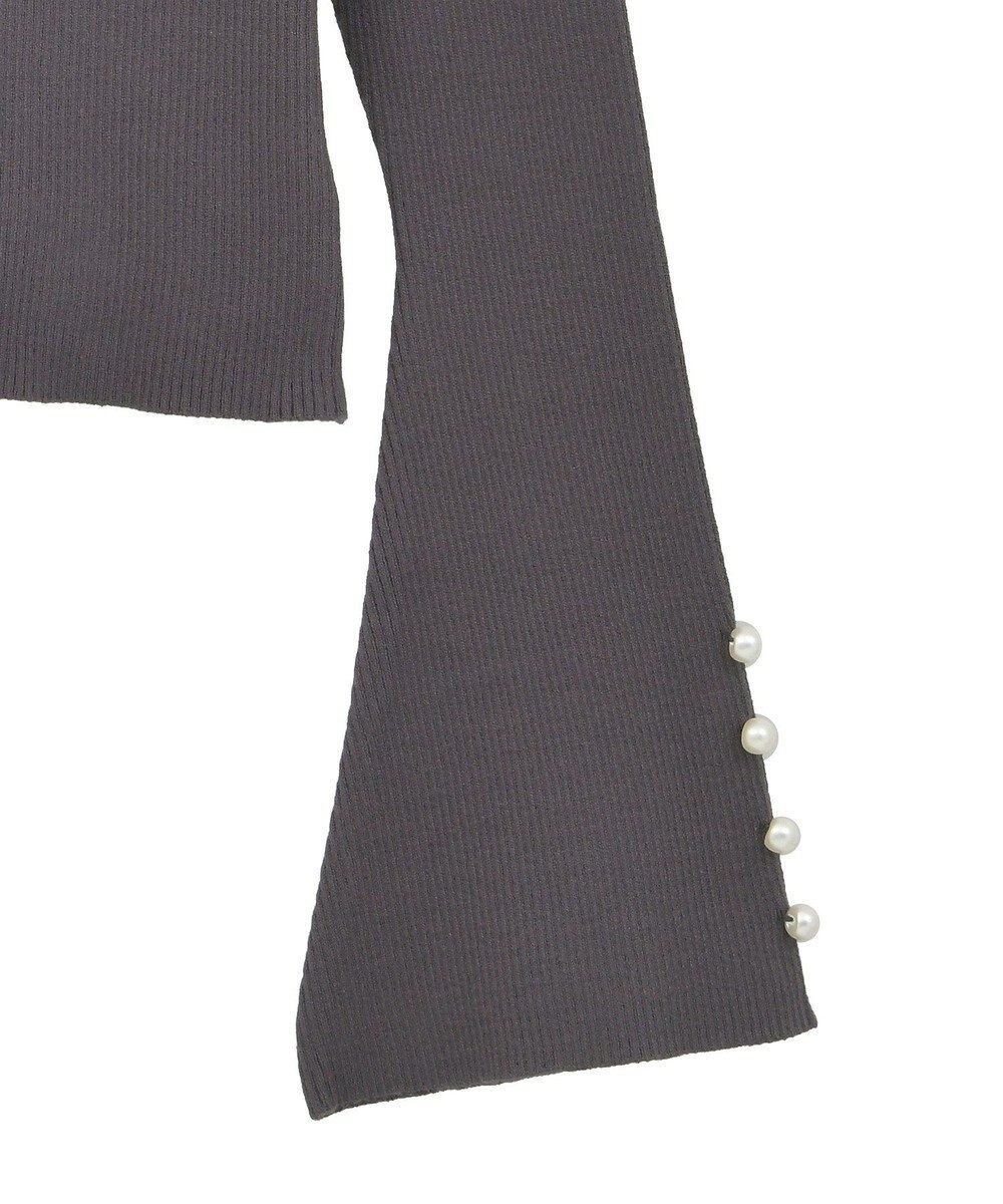 Green Parks ・ｓｗｉｎｇ　ｂｙ　袖パールボタンフレアリブニット 