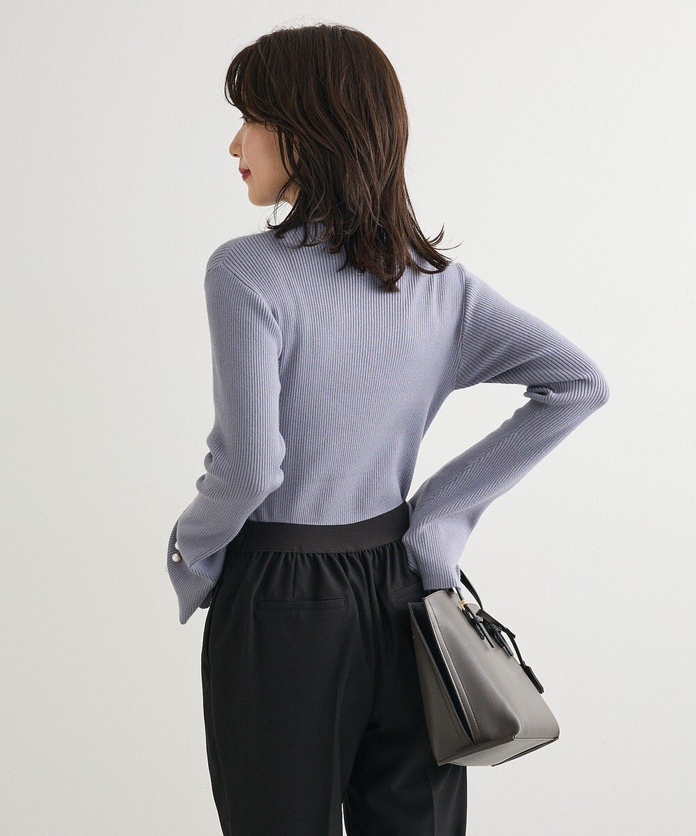 Green Parks ・ｓｗｉｎｇ　ｂｙ　袖パールボタンフレアリブニット 