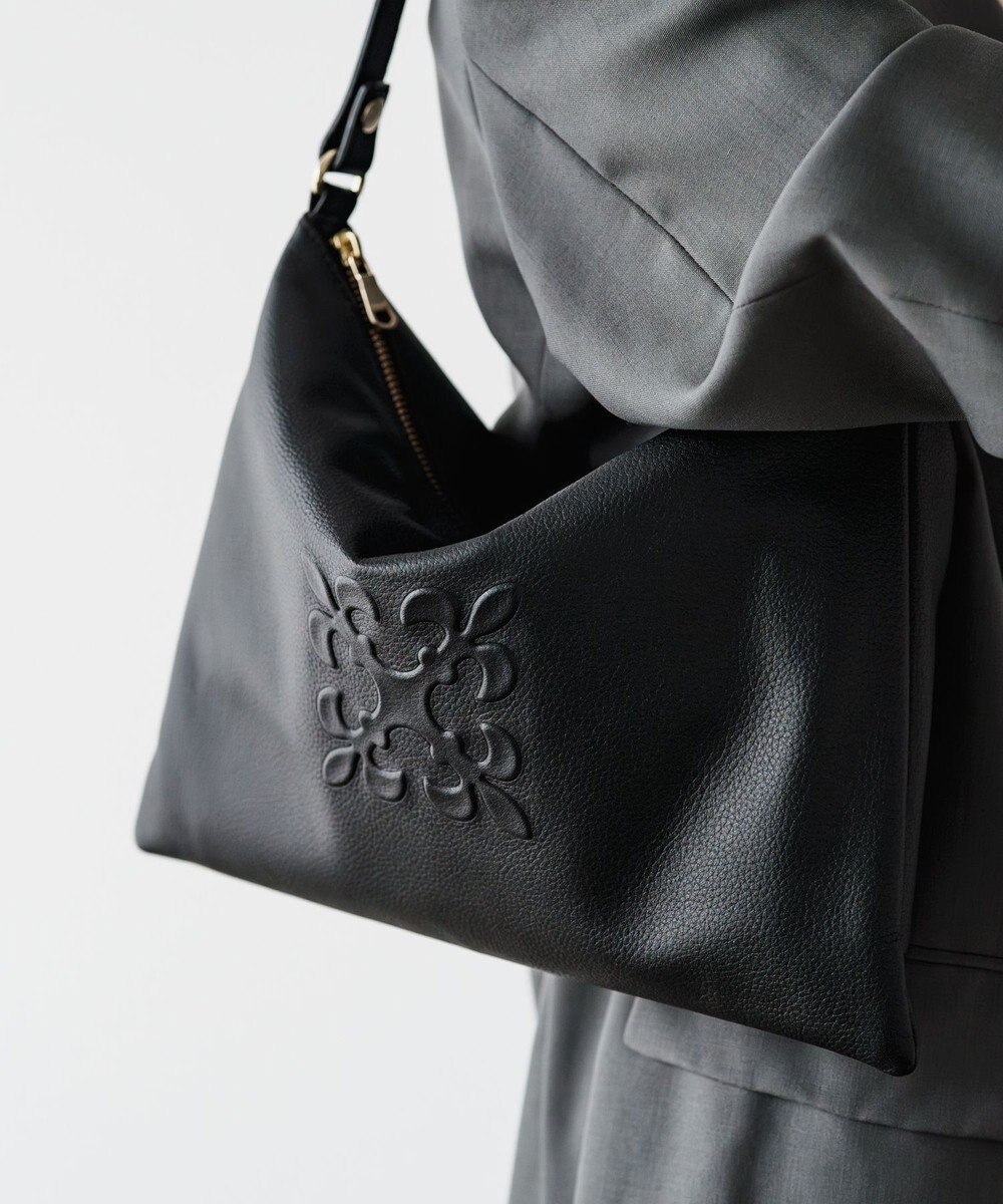 russet エンボスモノグラム ソフトレザーショルダーバッグ(CE-1547) 