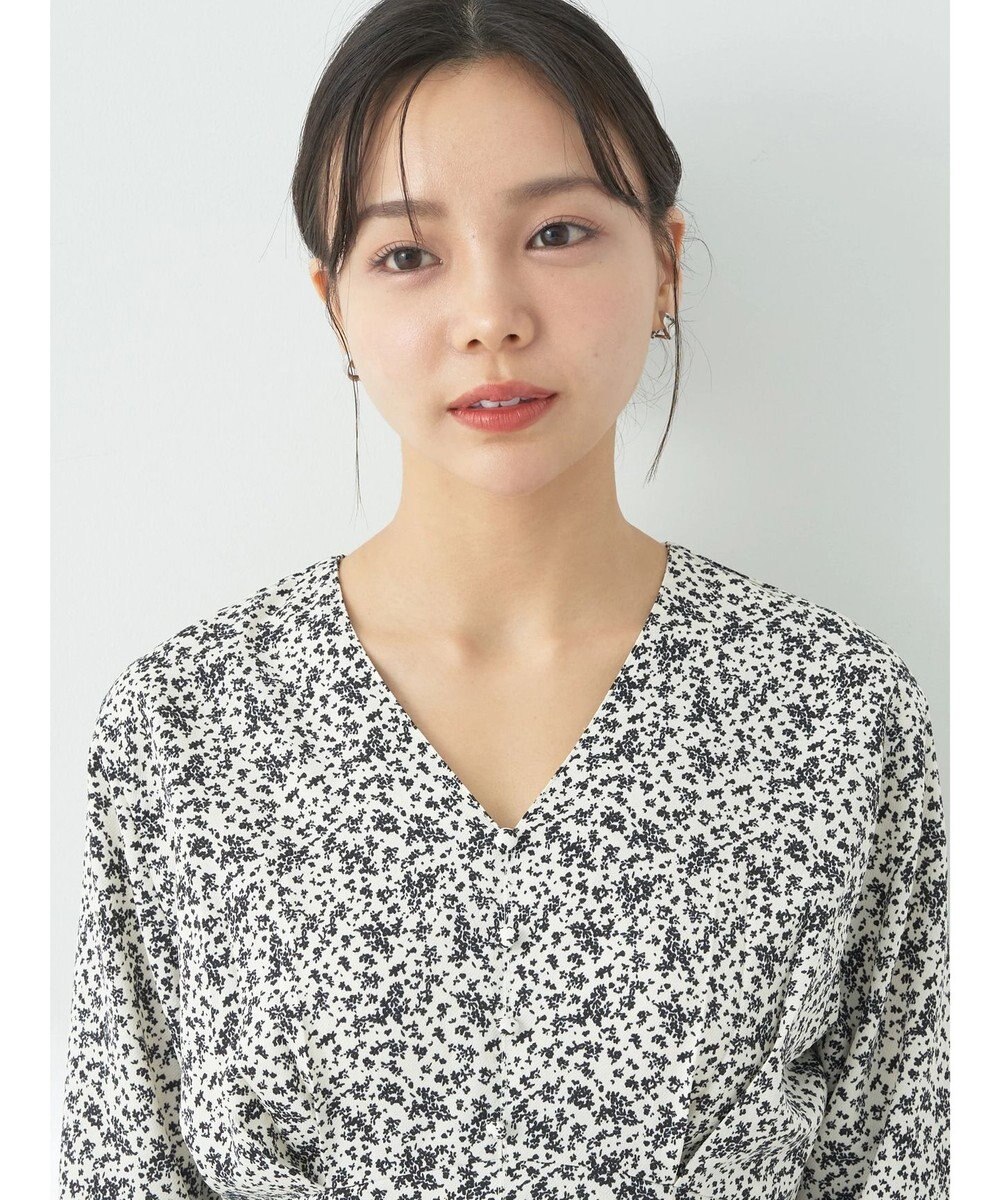 earth music&ecology 小花柄Ｖネックワンピース 