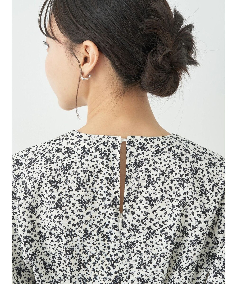 earth music&ecology 小花柄Ｖネックワンピース 